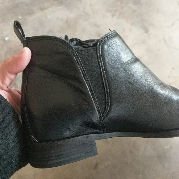 Michael Kors Black Leather Ankle Chelsea Boots Women’s Size 6 - Picture 7 of 7